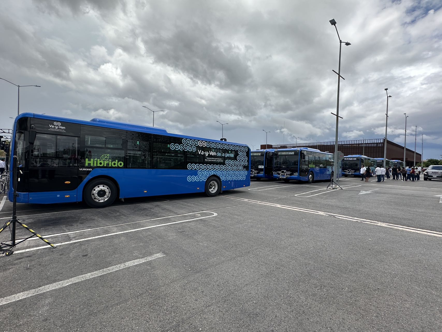 Yutong de México entrega unidades HÍBRIDAS en Mérida para el sistema de transporte VA y VEN