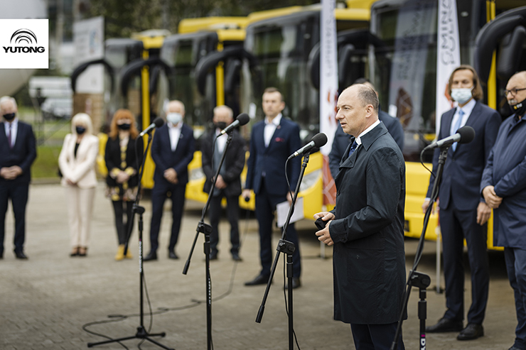 ¡El primer lote de autobuses completamente eléctricos de China! Yutong E10 ayuda a promover los viajes con bajas emisiones de carbono en Polonia